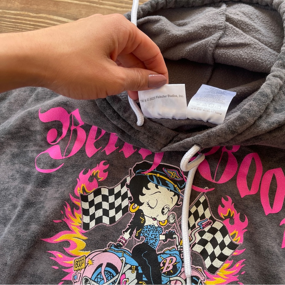 Betty Boop Graphic Hoodie Women’s L Y2K Biker Motorcycle Acid Wash Sweatshirt - Picture 9 of 9